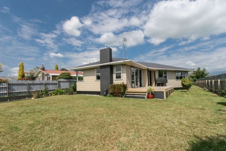 Photo of property in 3 Karaka Street, Inglewood, 4330