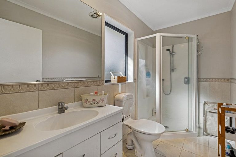 Photo of property in 20 Villino Place, Randwick Park, Auckland, 2105