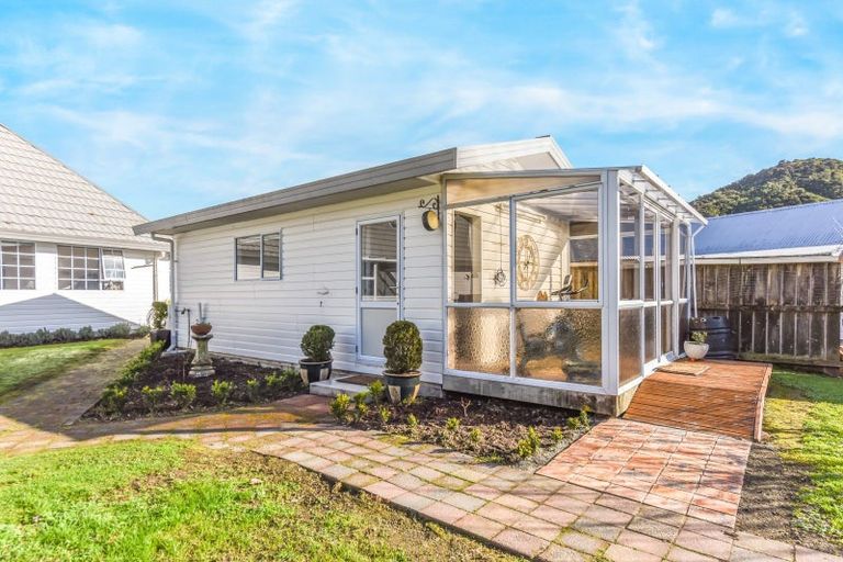 Photo of property in 215a Waikawa Road, Waikawa, Picton, 7220