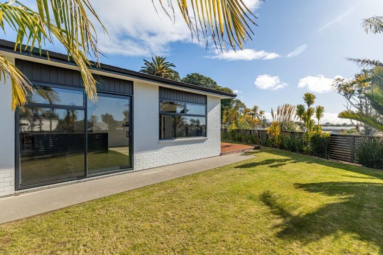 Photo of property in 2 Piper Way, Glen Avon, New Plymouth, 4312