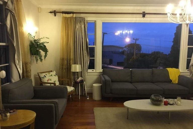 Photo of property in 107 Aberdeen Road, Castor Bay, Auckland, 0620