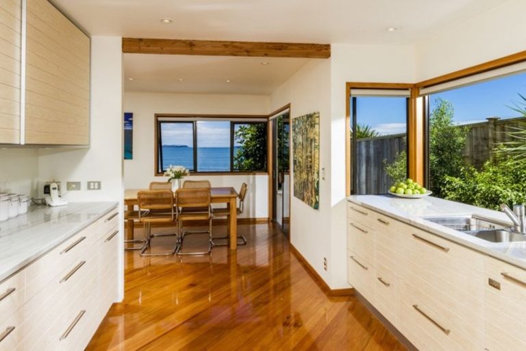 Photo of property in 2/20 Whitby Crescent, Mairangi Bay, Auckland, 0630