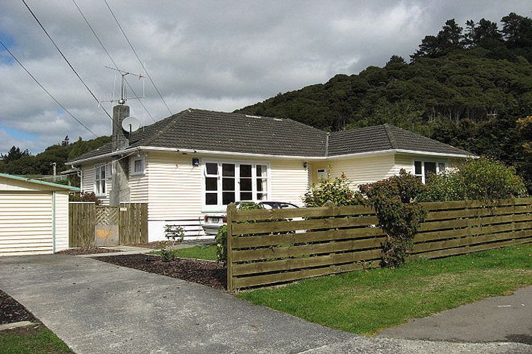 Photo of property in 11 Puriri Street, Wainuiomata, Lower Hutt, 5014