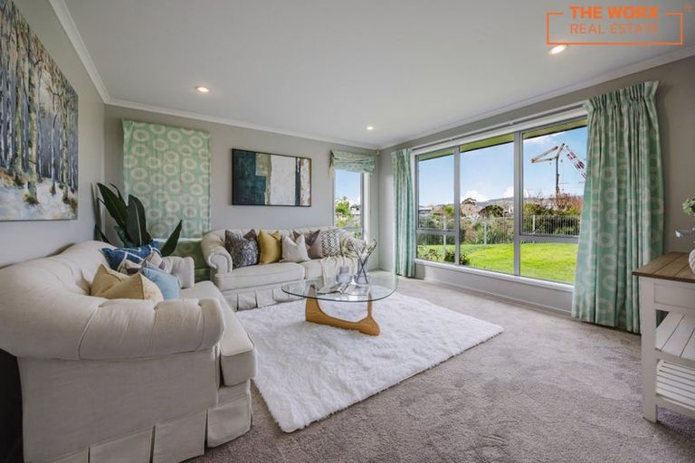 Photo of property in 33 Captain Mitchell Drive, Opaheke, Papakura, 2113