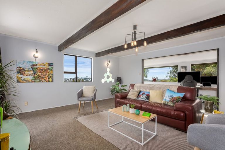 Photo of property in 14 Staysail Place, Whitby, Porirua, 5024