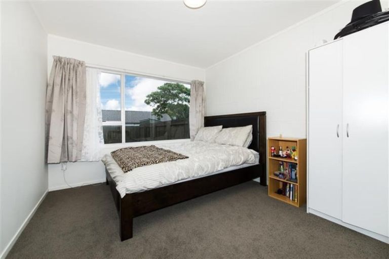 Photo of property in 1/3 Dorendia Place, Clendon Park, Auckland, 2103