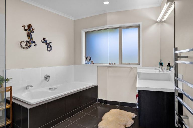 Photo of property in 147 Airport Drive, New Plymouth Airport, New Plymouth, 4373