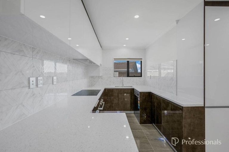 Photo of property in 25c Leaver Place, Weymouth, Auckland, 2103