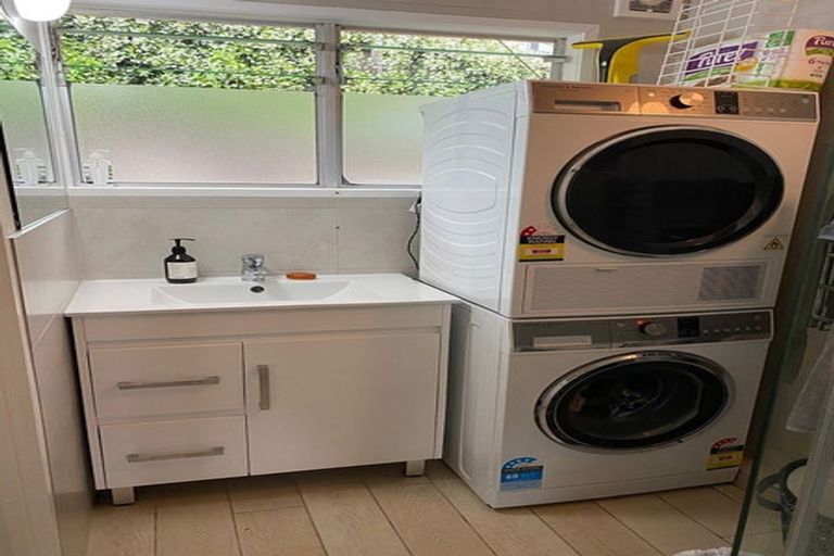 Photo of property in 1/23b Hillsborough Road, Hillsborough, Auckland, 1042