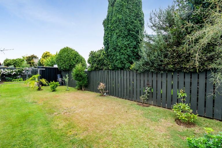 Photo of property in 9a Tamati Place, Merrilands, New Plymouth, 4312