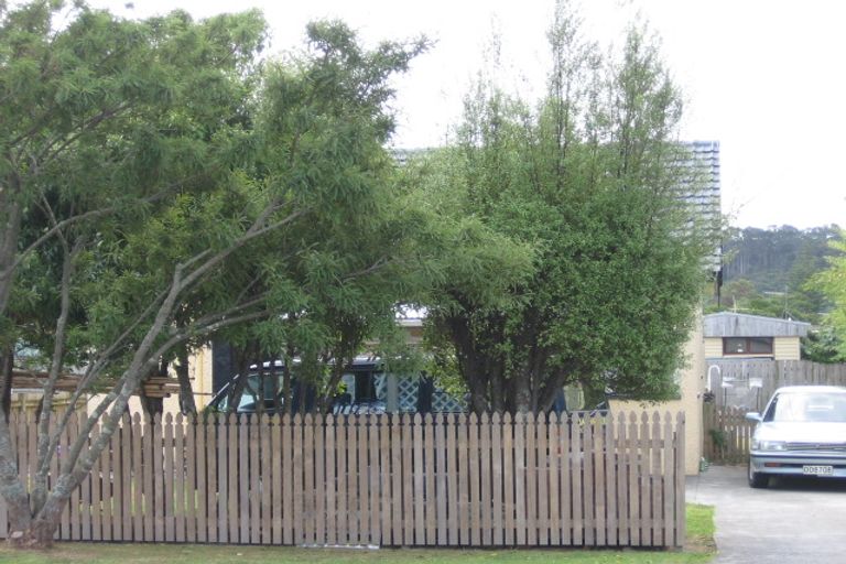 Photo of property in 210 Beach Haven Road, Beach Haven, Auckland, 0626