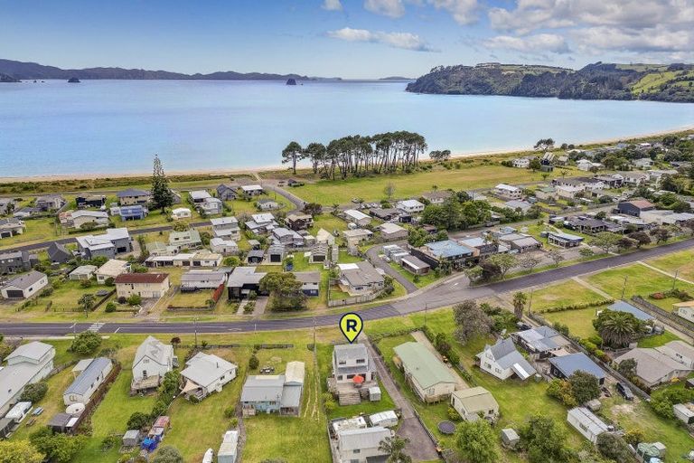 Photo of property in 18a Captain Cook Road, Cooks Beach, Whitianga, 3591