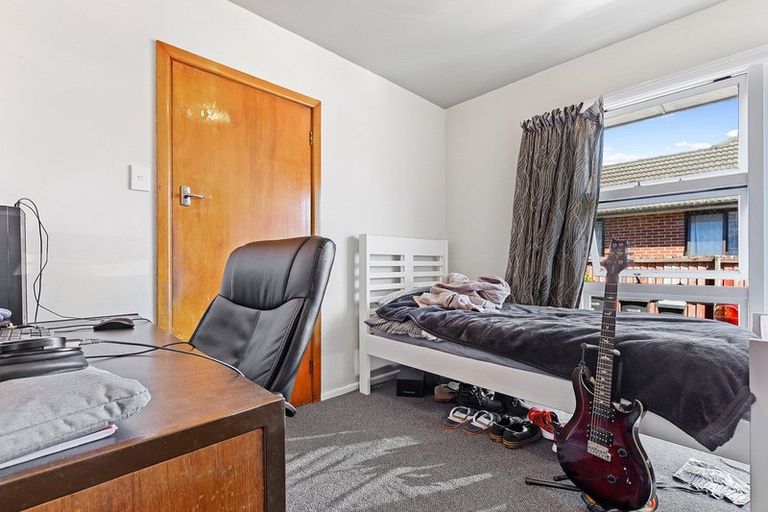 Photo of property in 12 Haslett Place, Upper Riccarton, Christchurch, 8041