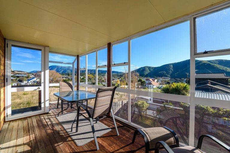 Photo of property in 12 Matai Place, Waikawa, Picton, 7220