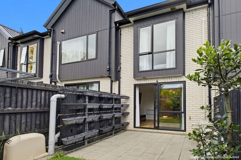Photo of property in 7 Wharara Lane, Massey, Auckland, 0614