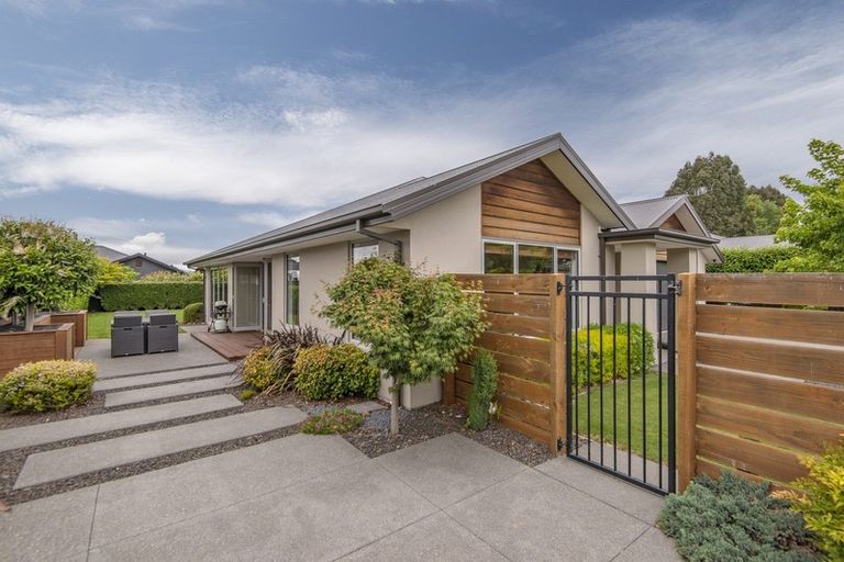 Photo of property in 8 Overton Place, Prebbleton, 7604