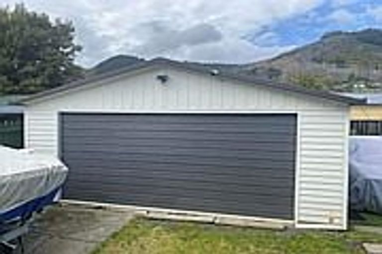 Photo of property in 79 Tipahi Street, Nelson South, Nelson, 7010