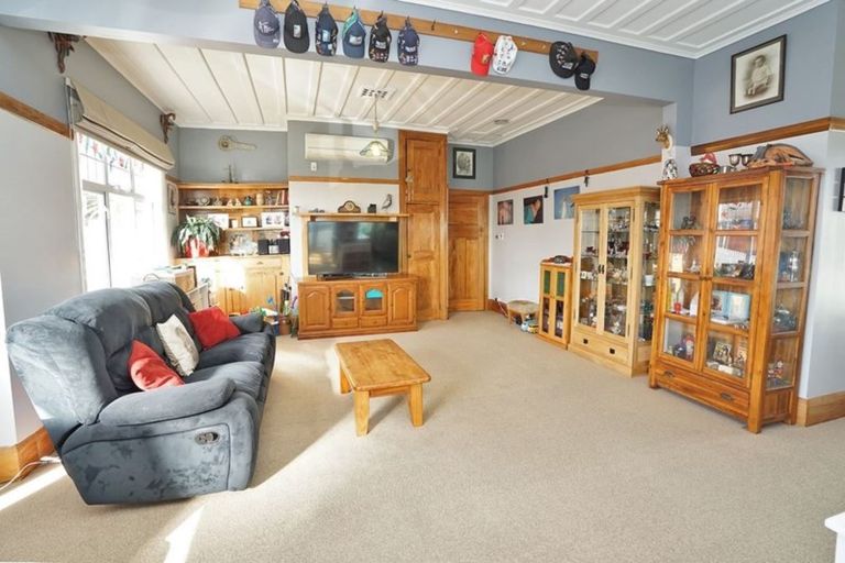 Photo of property in 84 Forest Lake Road, Forest Lake, Hamilton, 3200