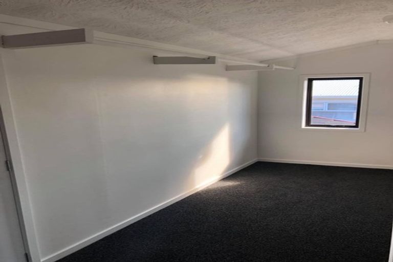 Photo of property in 1/989 Beach Road, Torbay, Auckland, 0630