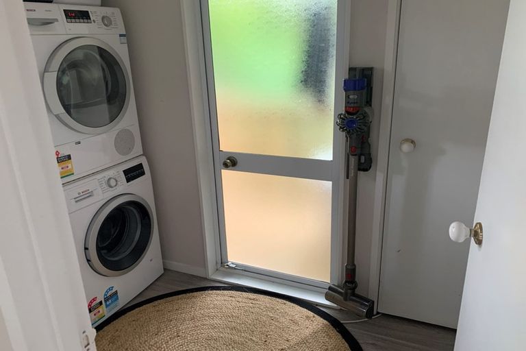 Photo of property in 2/18 Elliott Avenue, Bayview, Auckland, 0629