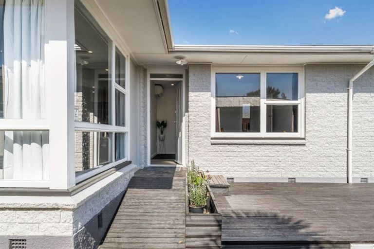 Photo of property in 106 Avondale Road, Avondale, Christchurch, 8061