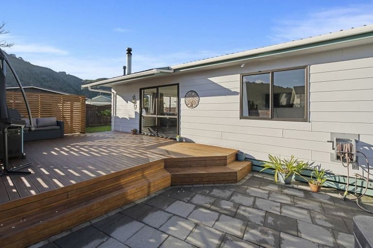 Photo of property in 9 Laredo Grove, Totara Park, Upper Hutt, 5018
