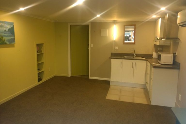 Photo of property in 12 Tawini Road, Titirangi, Auckland, 0604