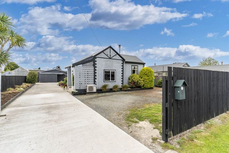 Photo of property in 8 Helensbrook Road, Milton, 9220