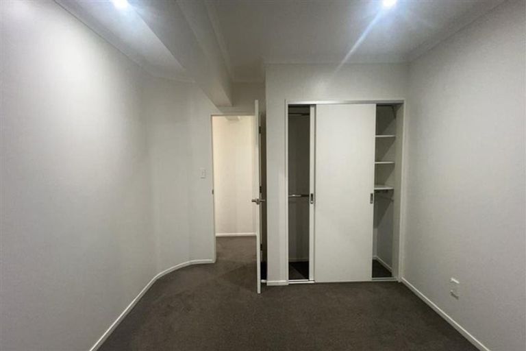 Photo of property in 54 Redoubt Road, Clover Park, Auckland, 2105