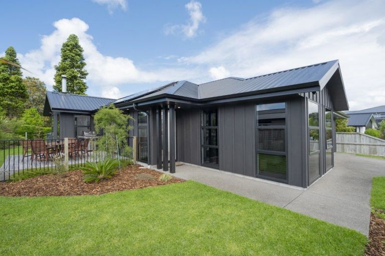 Photo of property in 12 Serenity Drive, Omokoroa, 3114