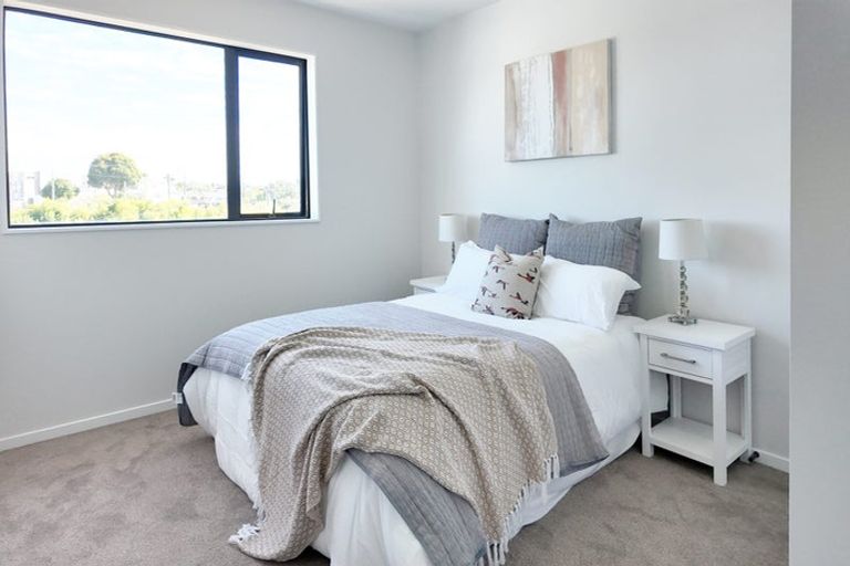 Photo of property in 6/684 Te Atatu Road, Te Atatu Peninsula, Auckland, 0610