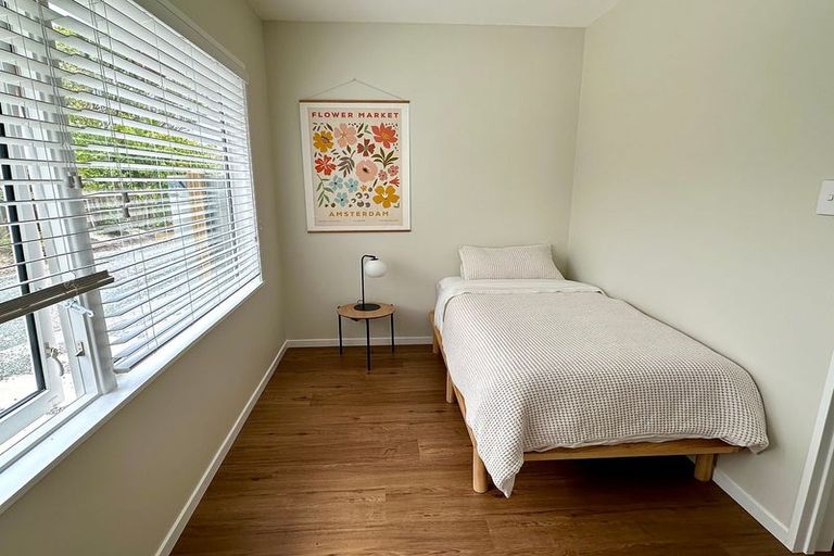 Photo of property in 2/4 Roseburn Place, Pakuranga, Auckland, 2010