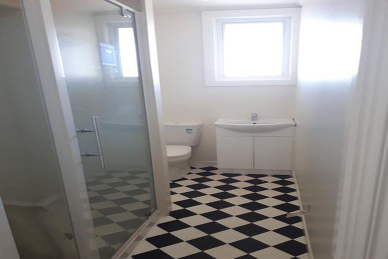 Photo of property in 1/165 Hinemoa Street, Birkenhead, Auckland, 0626