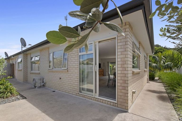 Photo of property in 9 Annalise Place, Orewa, 0931