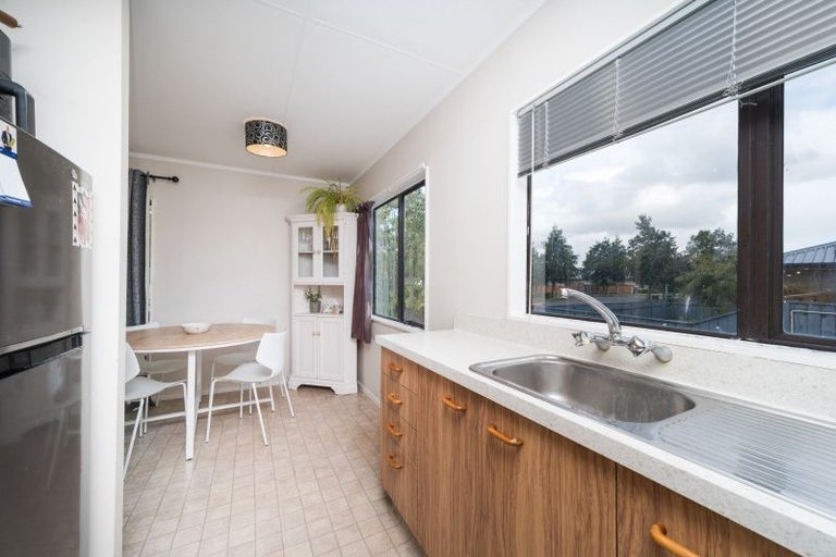 Photo of property in 99 Hillcrest Drive, Kelvin Grove, Palmerston North, 4414