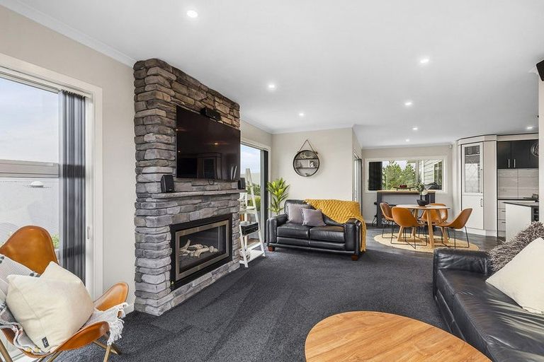 Photo of property in 152 Endeavour Drive, Whitby, Porirua, 5024