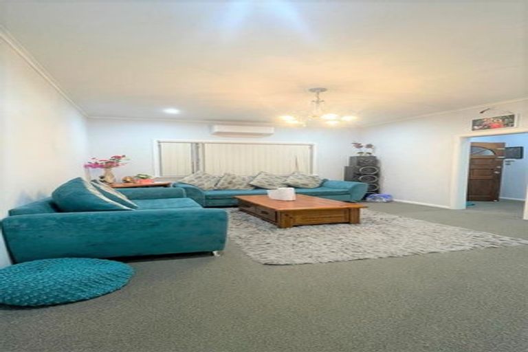 Photo of property in 10 Pah Road, Papatoetoe, Auckland, 2025