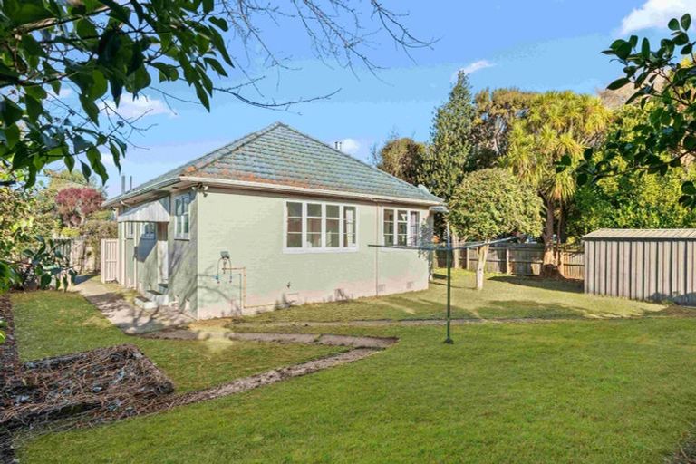 Photo of property in 120 Peverel Street, Riccarton, Christchurch, 8041