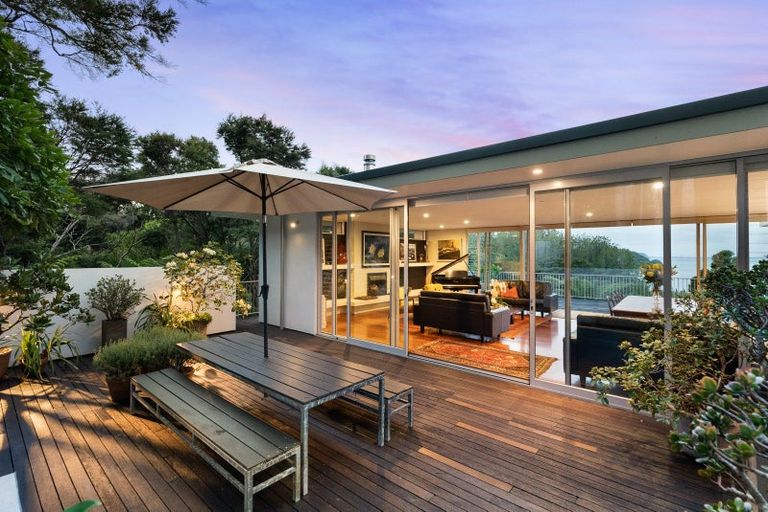 Photo of property in 730a South Titirangi Road, Titirangi, Auckland, 0604