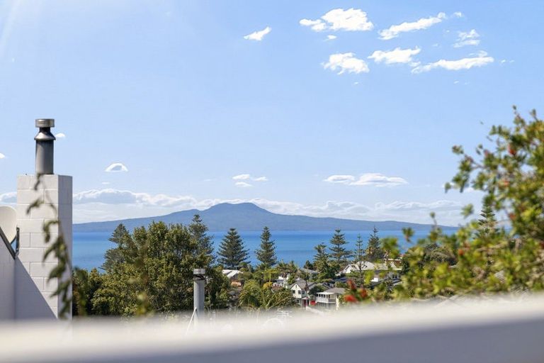 Photo of property in 24 Salem Place, Torbay, Auckland, 0630