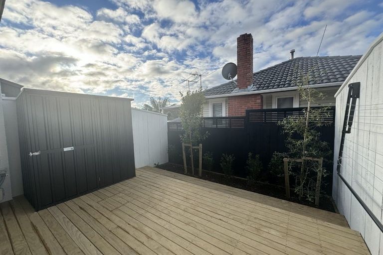 Photo of property in 3/5 Preston Avenue, Henderson, Auckland, 0610