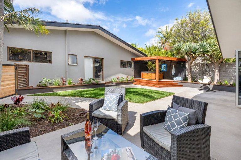 Photo of property in 10 Sea View Terrace, Cockle Bay, Auckland, 2014