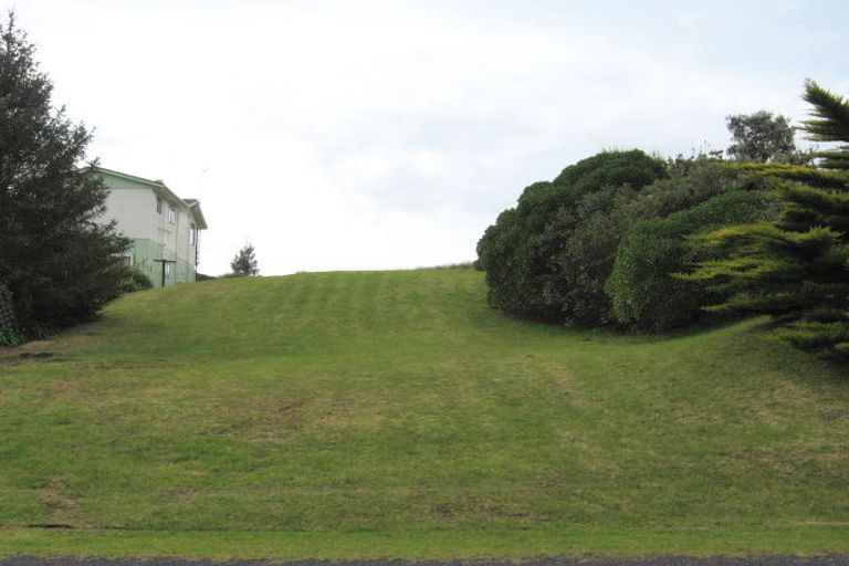 Photo of property in 118 Ocean Beach Road, Tairua, 3508