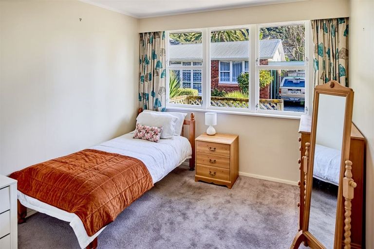 Photo of property in 417 Muritai Road, Eastbourne, Lower Hutt, 5013