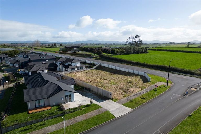 Photo of property in 2 Waireka Road, Rototuna North, Hamilton, 3210