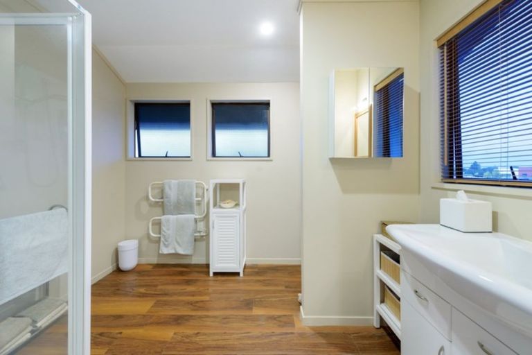 Photo of property in 120 Edgecumbe Road, Tauranga South, Tauranga, 3112