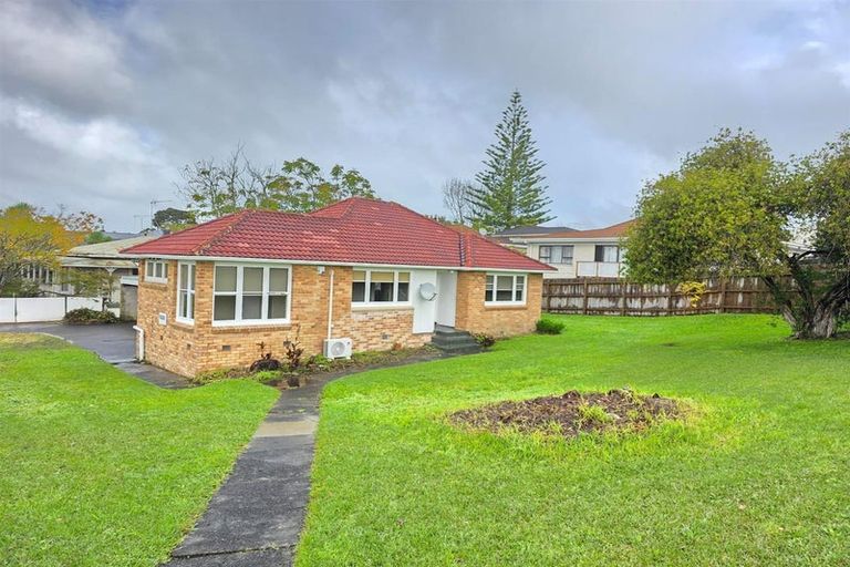 Photo of property in 86 Titirangi Road, New Lynn, Auckland, 0600
