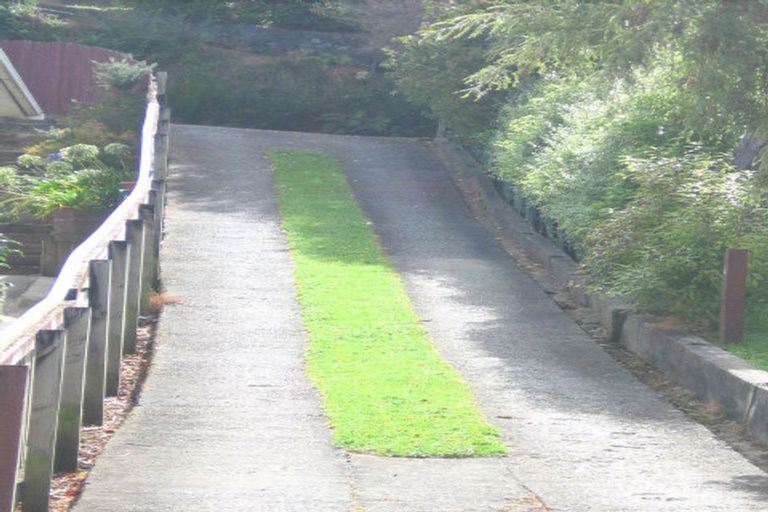 Photo of property in 33 Vista Crescent, Maoribank, Upper Hutt, 5018