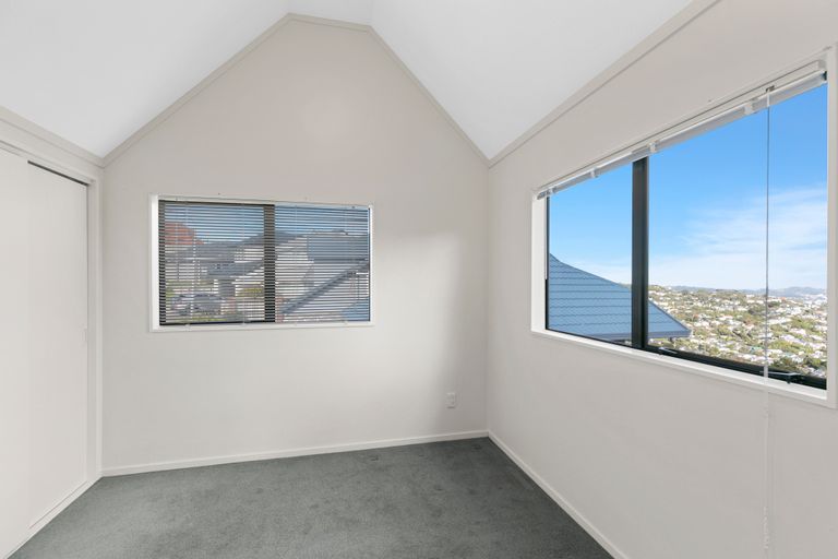 Photo of property in 9 Kapil Grove, Khandallah, Wellington, 6035