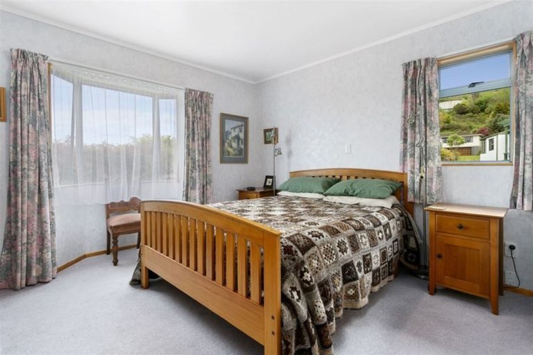 Photo of property in 19 Reeves Road, Acacia Bay, Taupo, 3330